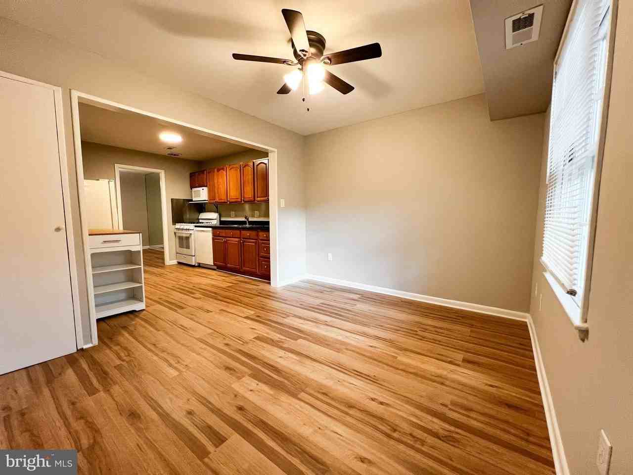 10863 Bucknell Dr - Photo 5 of 29