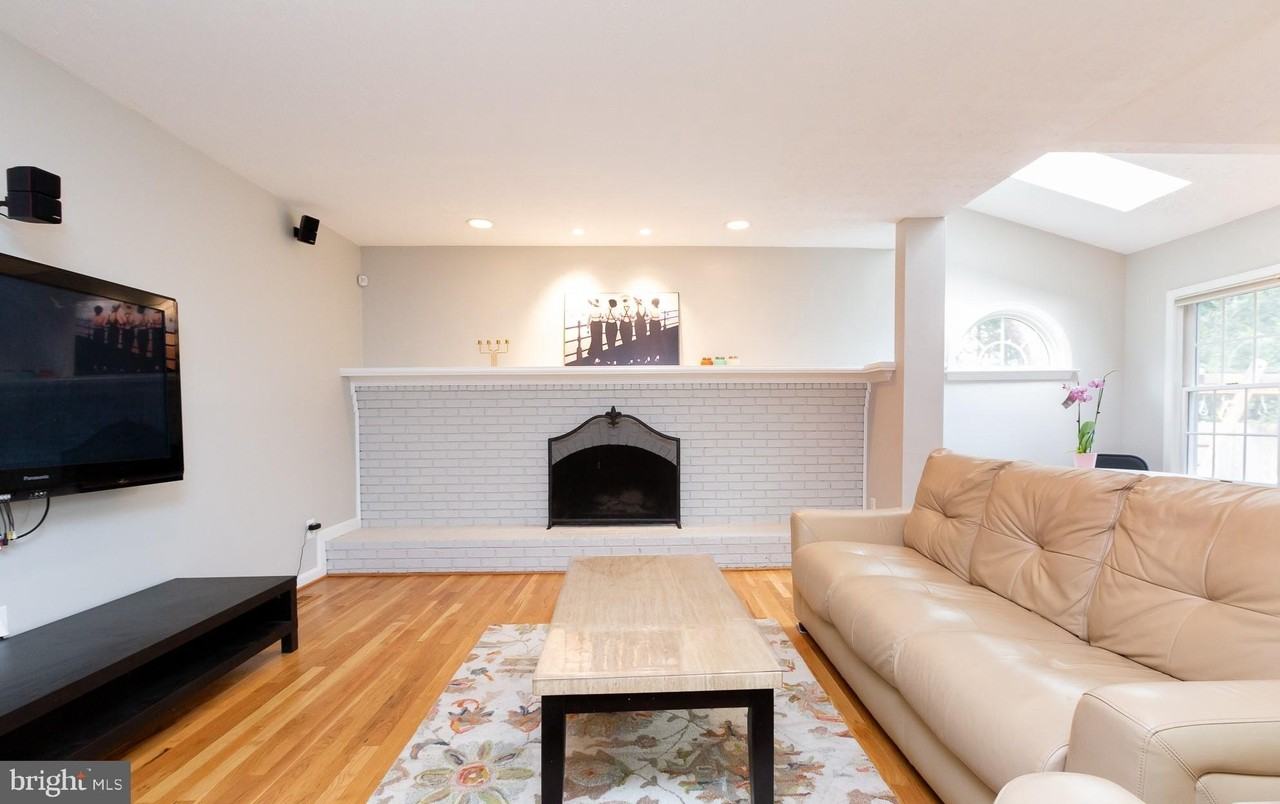 9808 Korman Ct - Photo 5 of 24