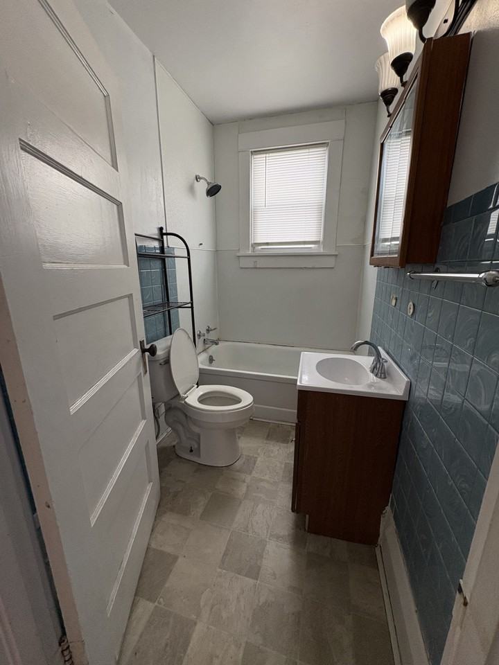 1119 College Avenue - 1119 College - Photo 3 of 18