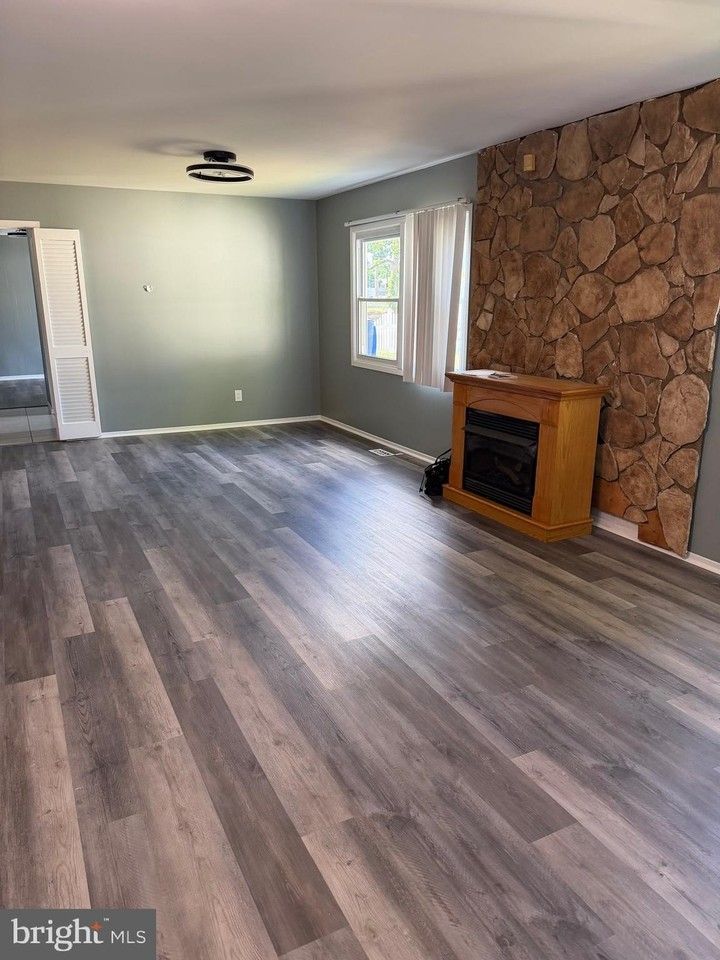 72 Edge Ln - Photo 4 of 19