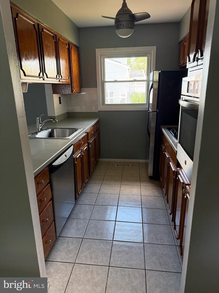 72 Edge Ln - Photo 6 of 19
