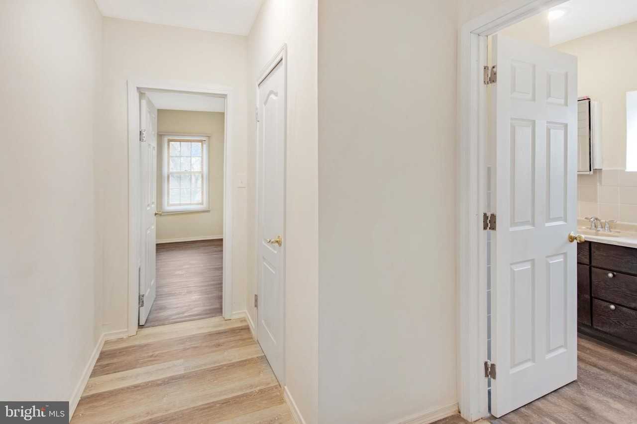 804 N Front St - Photo 2 of 18