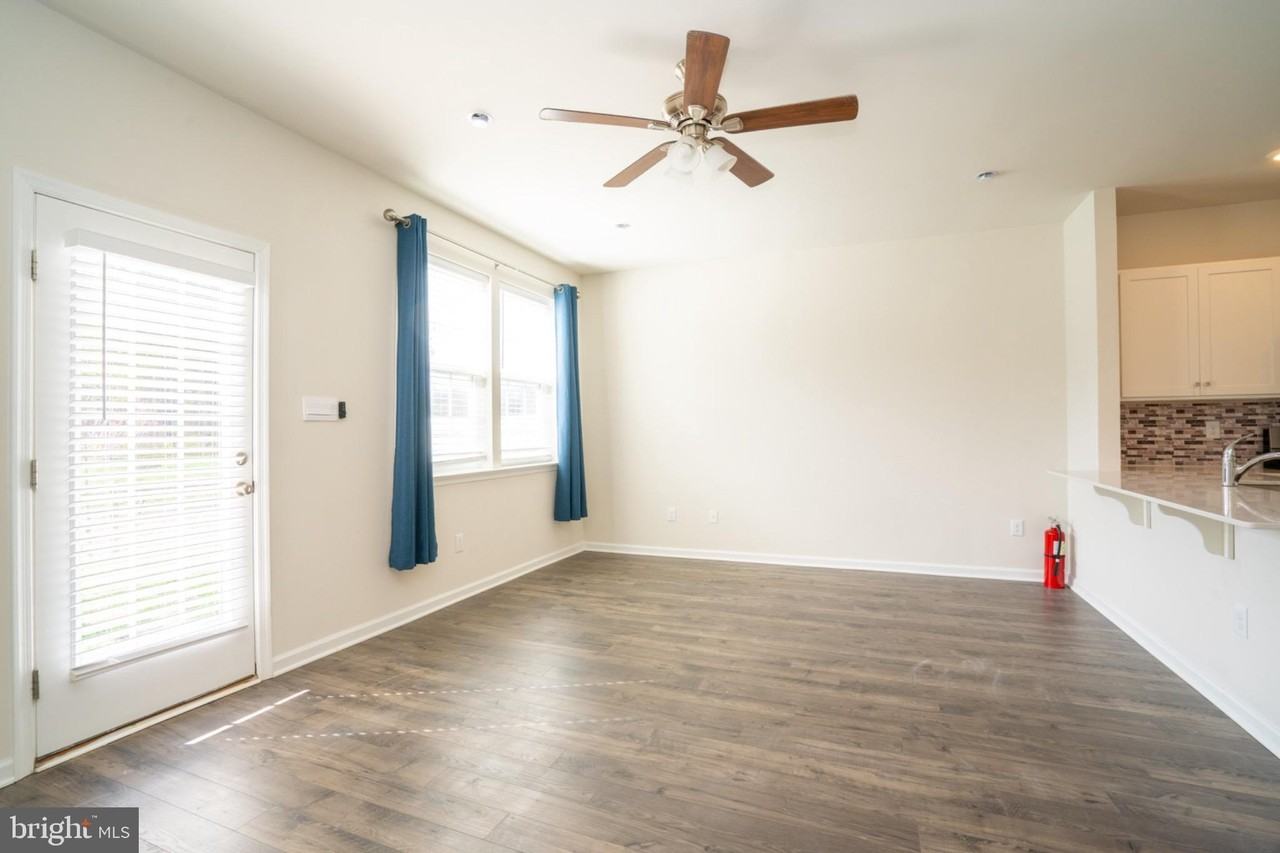 172 Mazzeo Dr - Photo 4 of 23