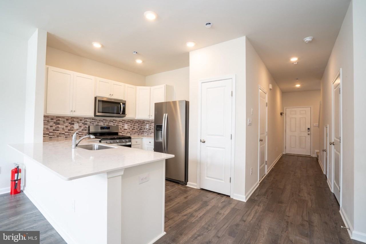172 Mazzeo Dr - Photo 6 of 23