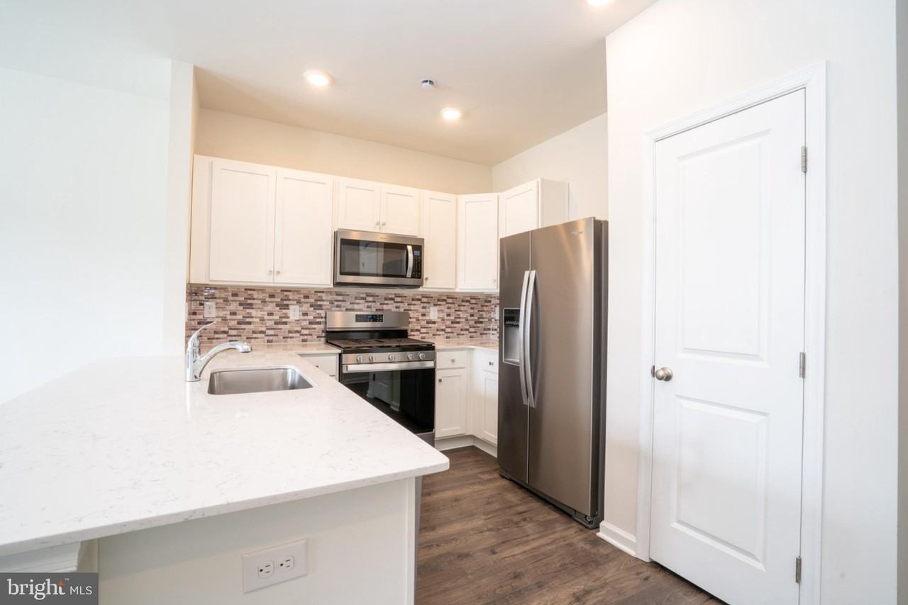 172 Mazzeo Dr - Photo 7 of 23