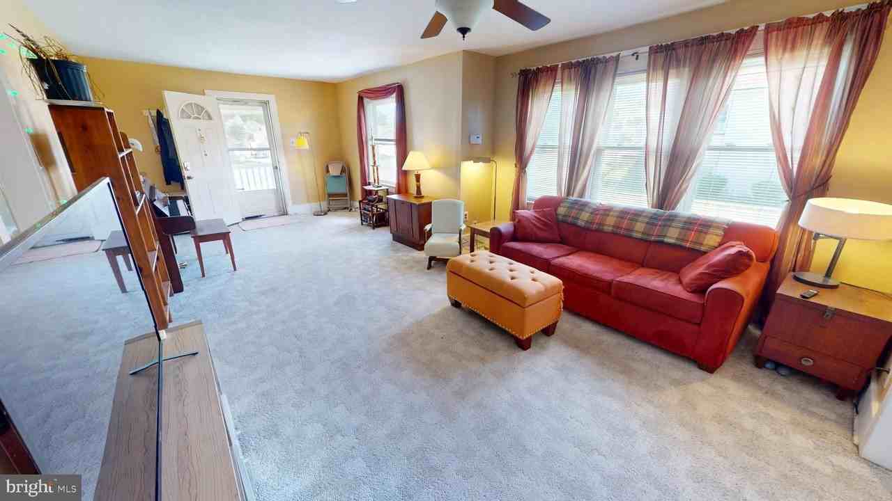 309 Colonial Ave - Photo 5 of 21