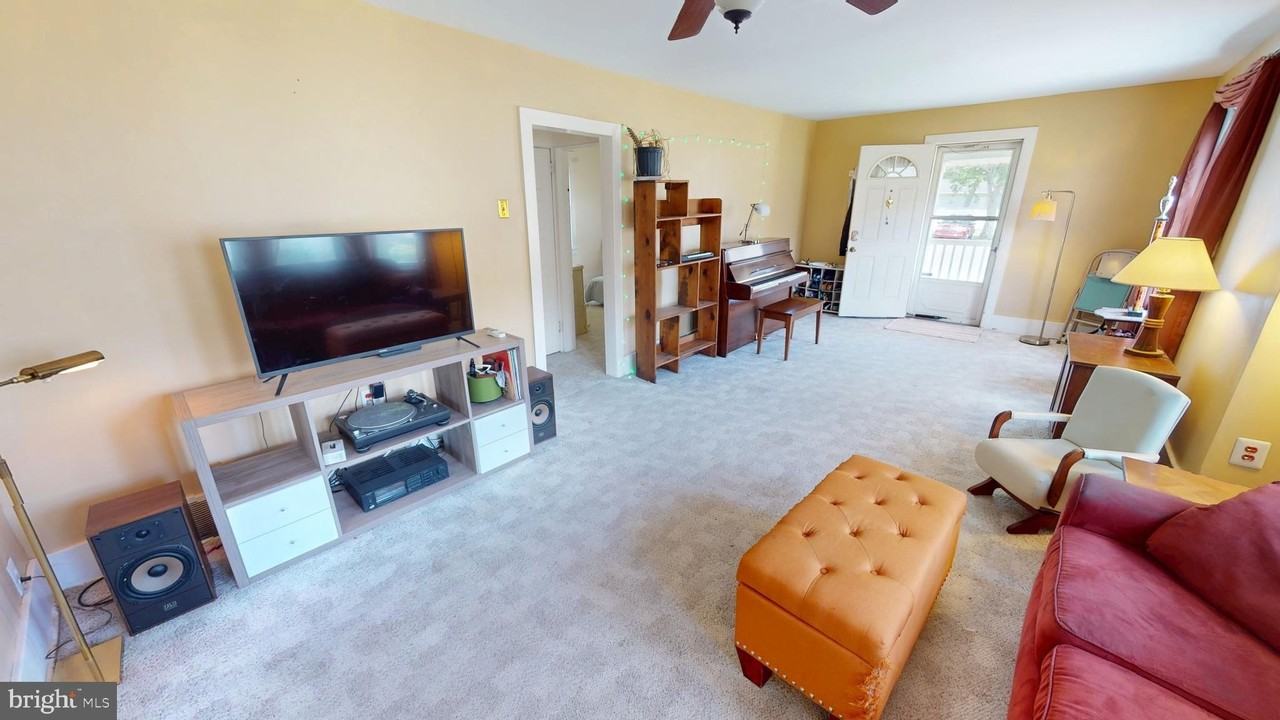 309 Colonial Ave - Photo 6 of 21