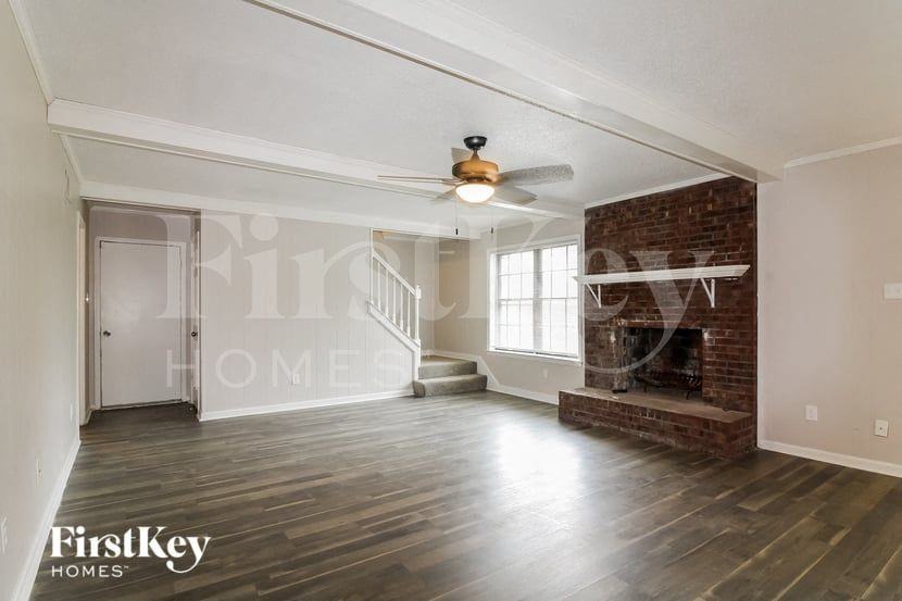 1459 Haverwood Ave - Photo 4 of 15