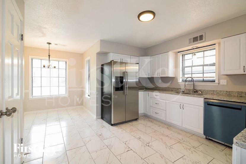 1459 Haverwood Ave - Photo 6 of 15