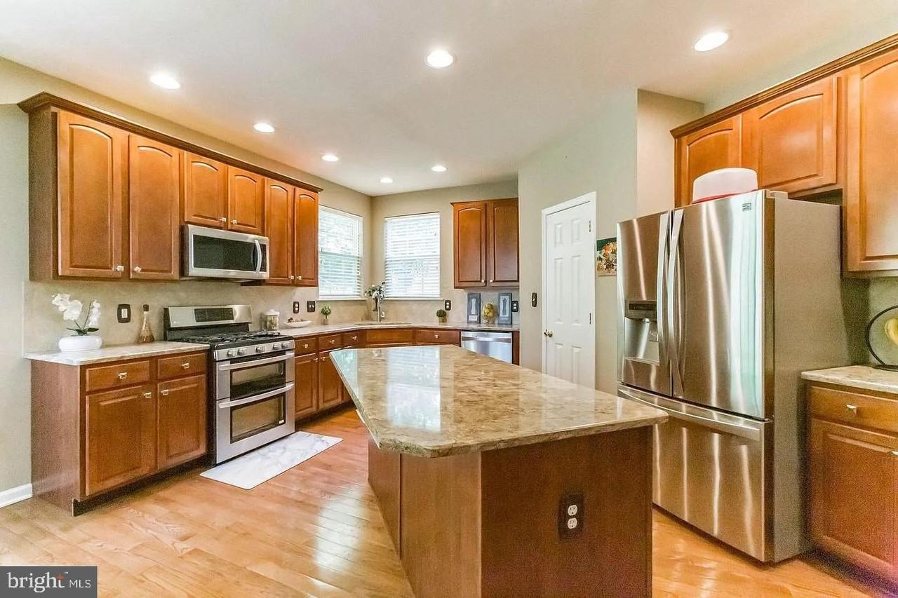 618 Sunderland Ave - Photo 4 of 24