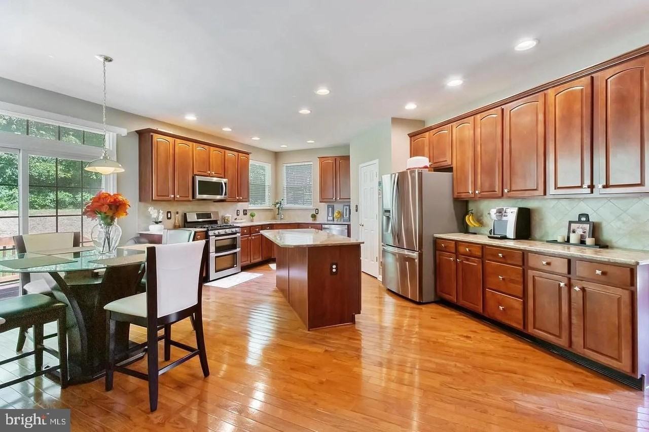 618 Sunderland Ave - Photo 5 of 24