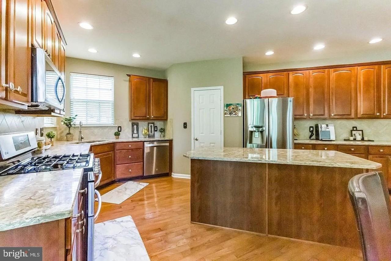 618 Sunderland Ave - Photo 6 of 24