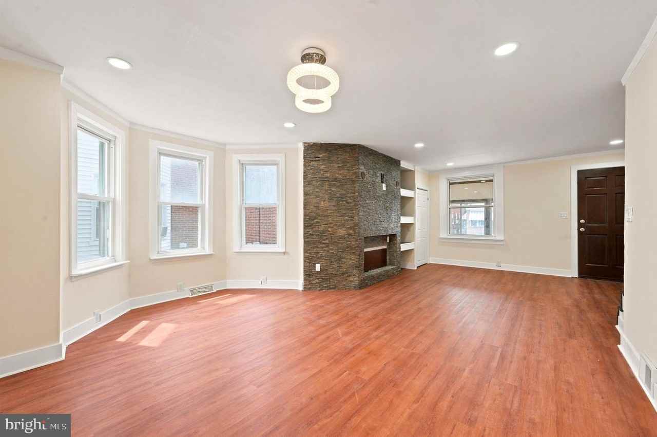 105 Jackson Ave - Photo 3 of 15
