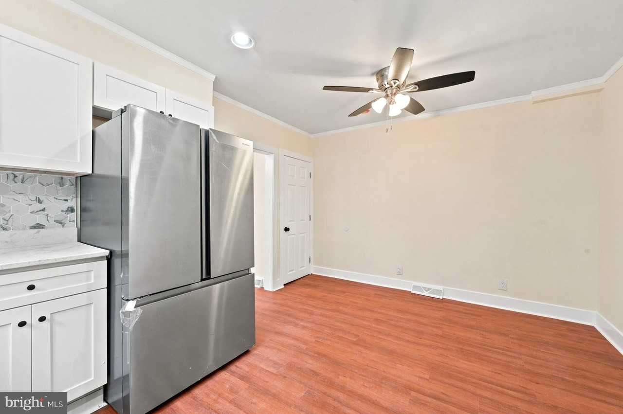 105 Jackson Ave - Photo 7 of 15