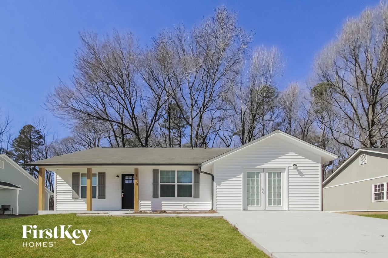 712 Pennwood Ln - Photo 3 of 15