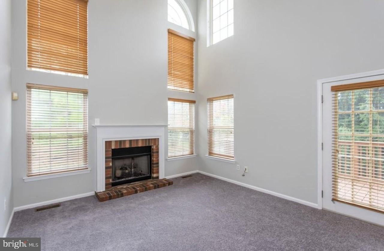 105 Farrington Ct - Photo 7 of 27