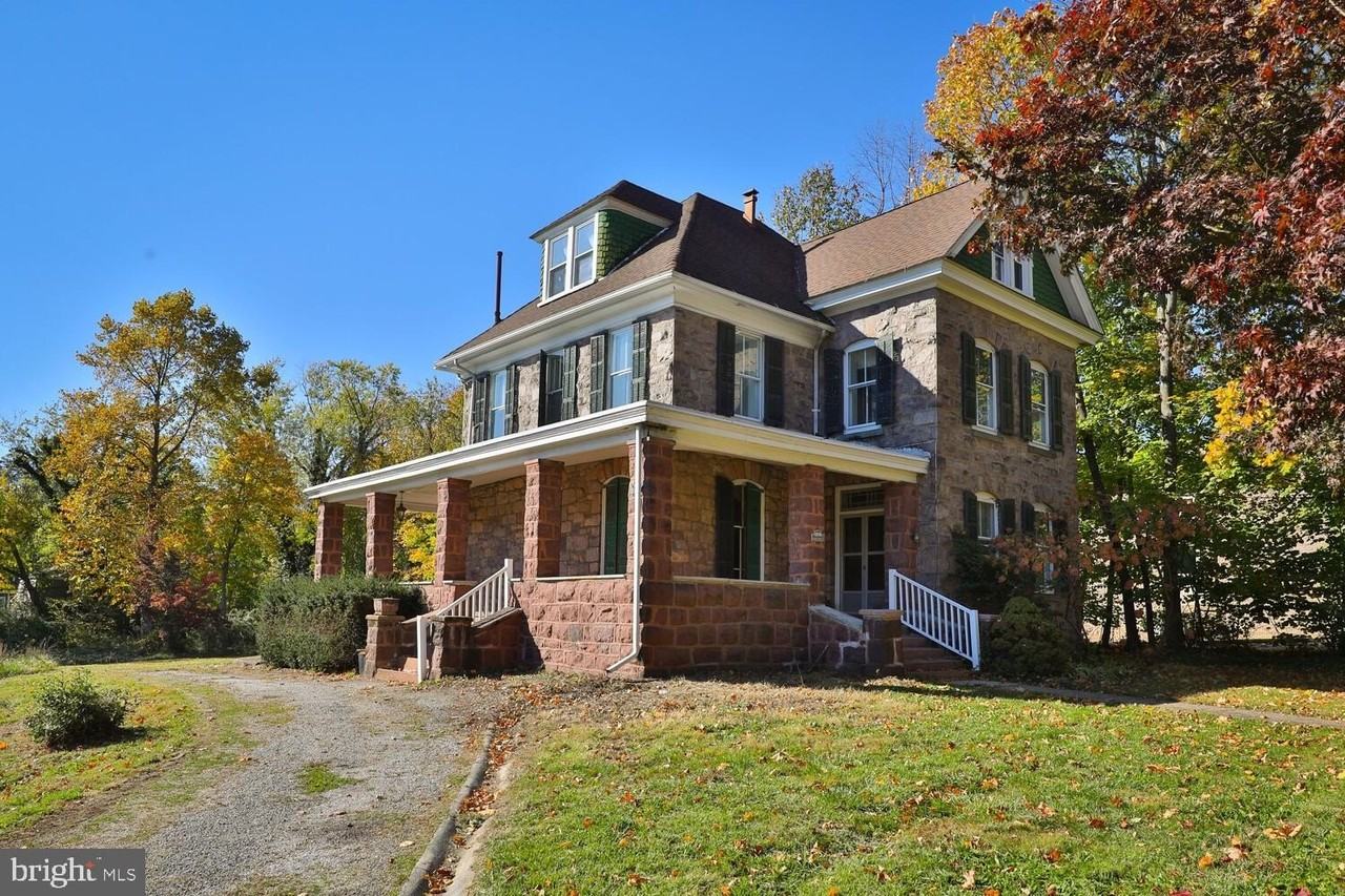112 Bryn Mawr Ave - Photo 2 of 37