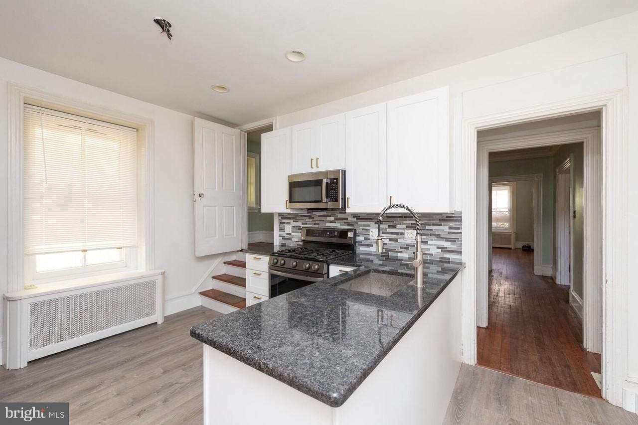112 Bryn Mawr Ave - Photo 5 of 37