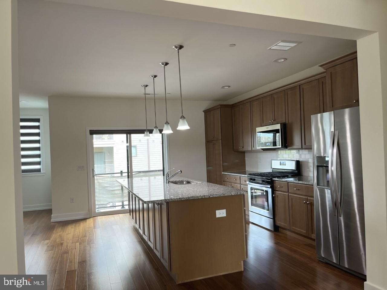 916 Lakeview Ct #36UPPER - Photo 6 of 38