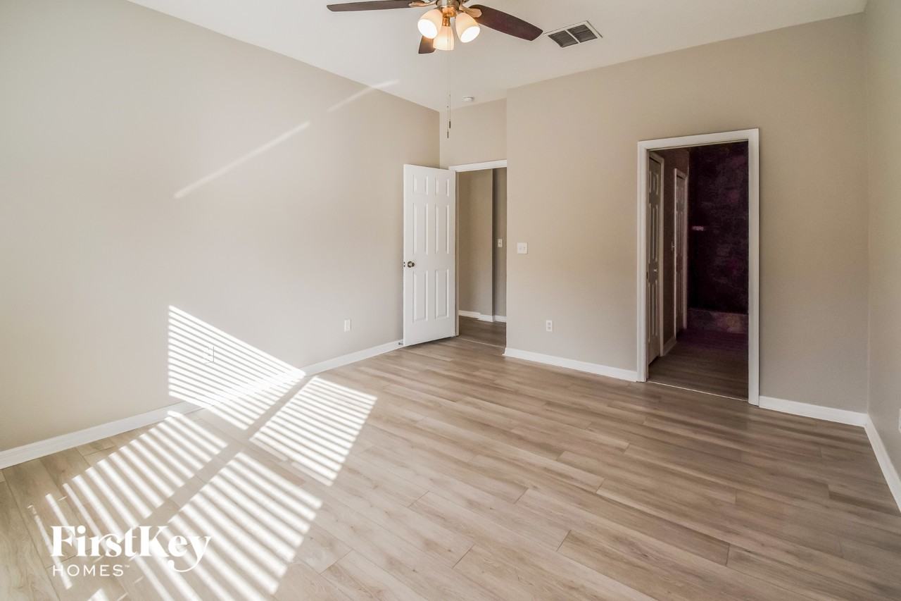 722 Parsons Pointe St - Photo 7 of 15