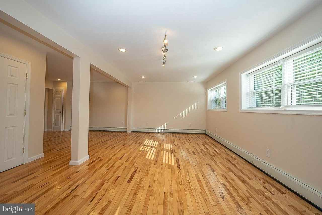 6950 Fowler St - Photo 2 of 24