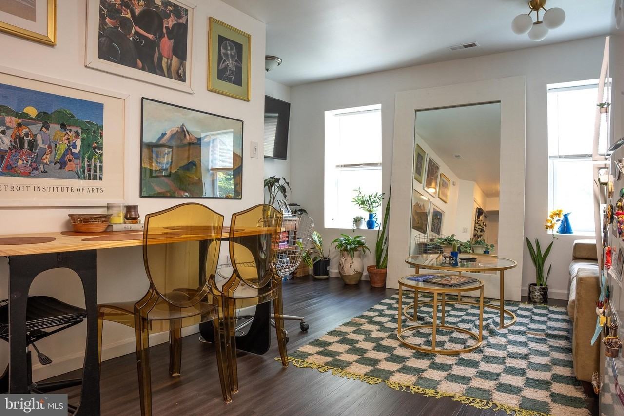 1537 W Stiles St #2 - Photo 7 of 21