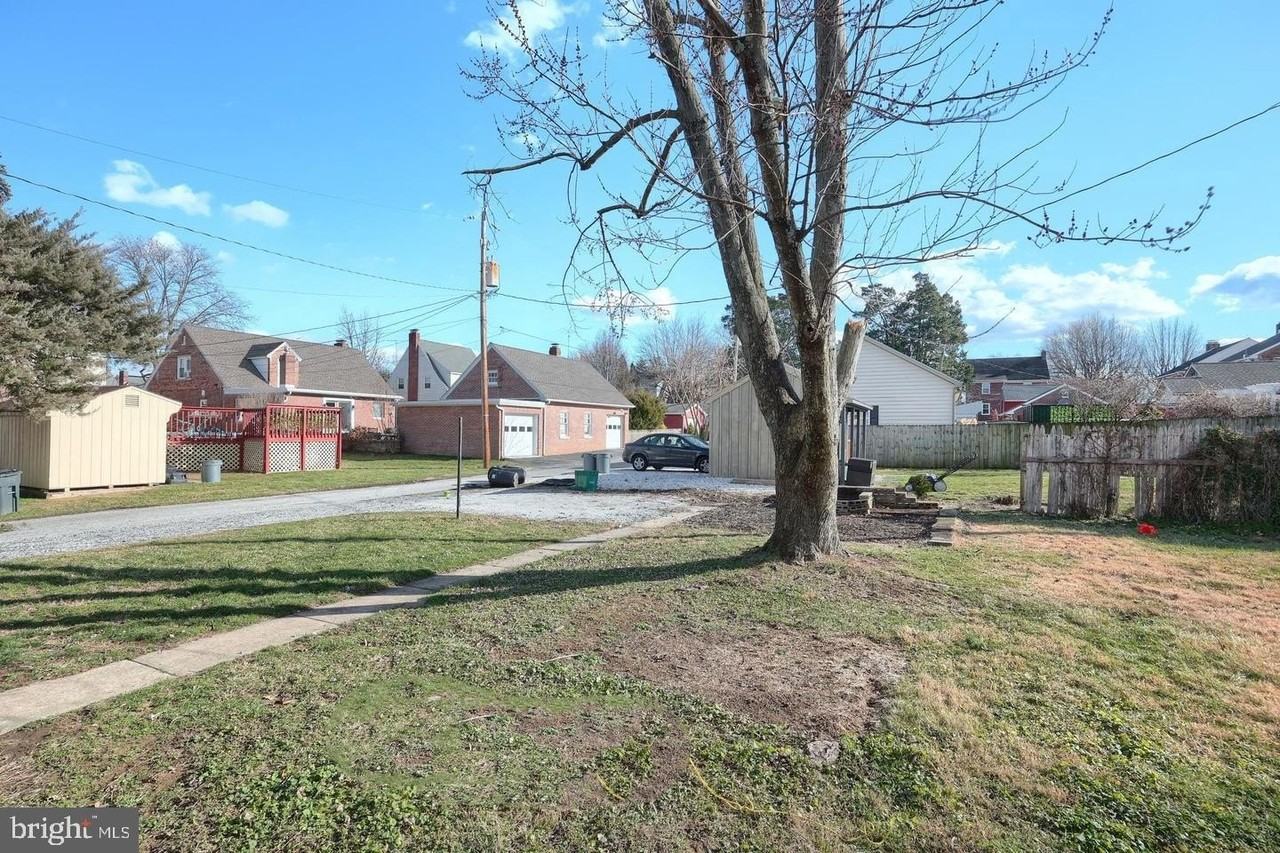 452 W Walnut St - Photo 4 of 14