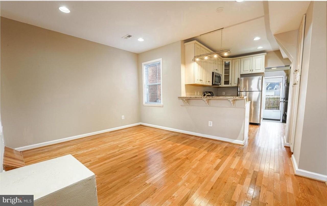 1210 Oronoco St - Photo 7 of 31