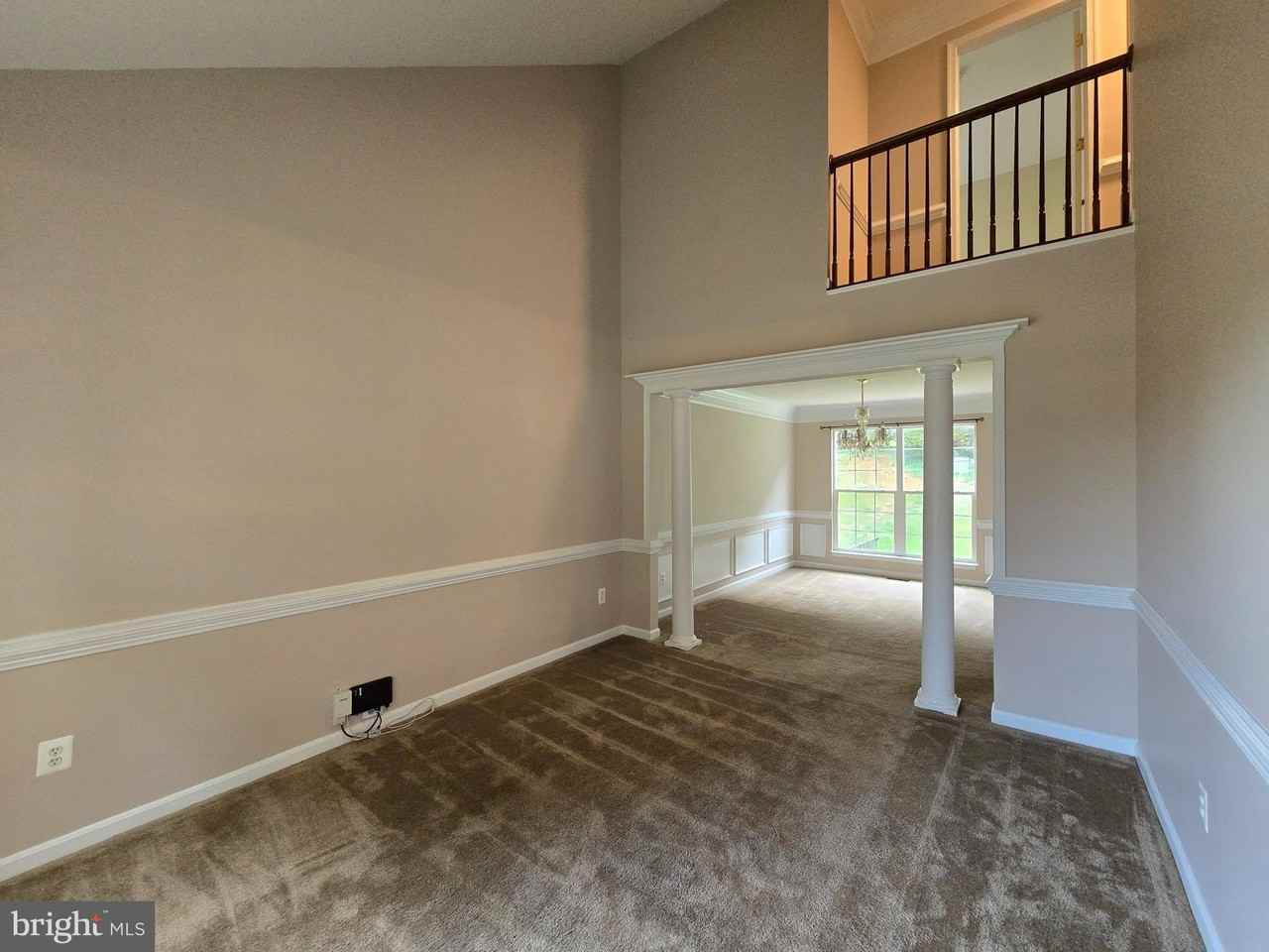832 Fox Den Rd - Photo 7 of 38