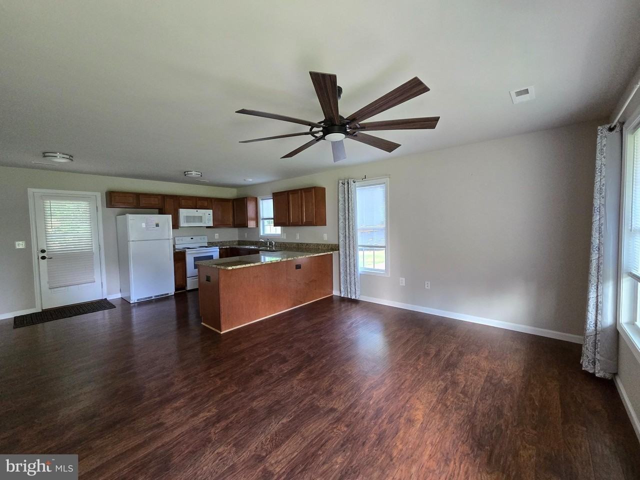 1761 Birch Dr - Photo 2 of 12