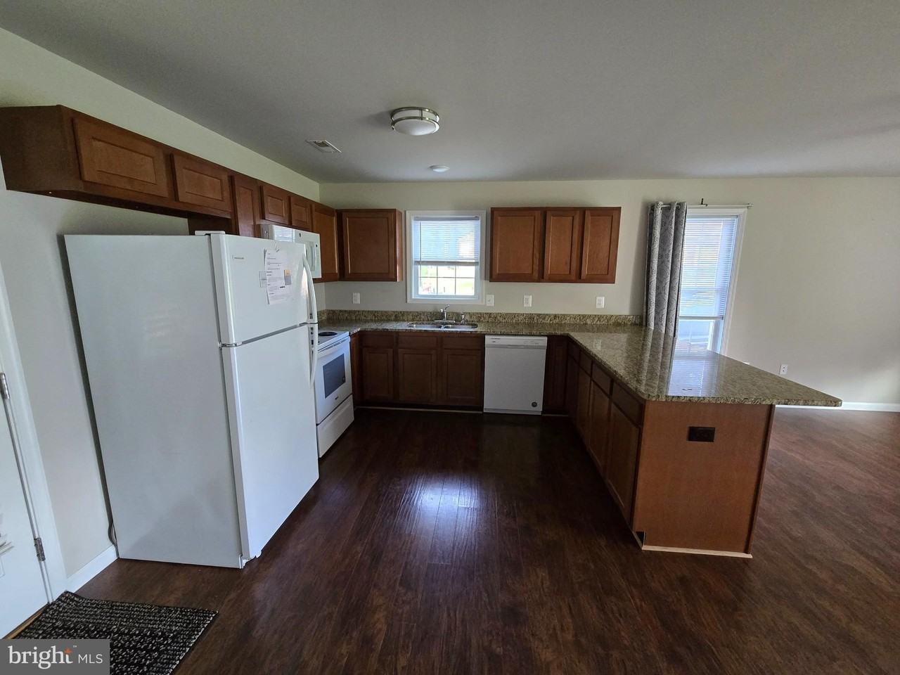 1761 Birch Dr - Photo 4 of 12