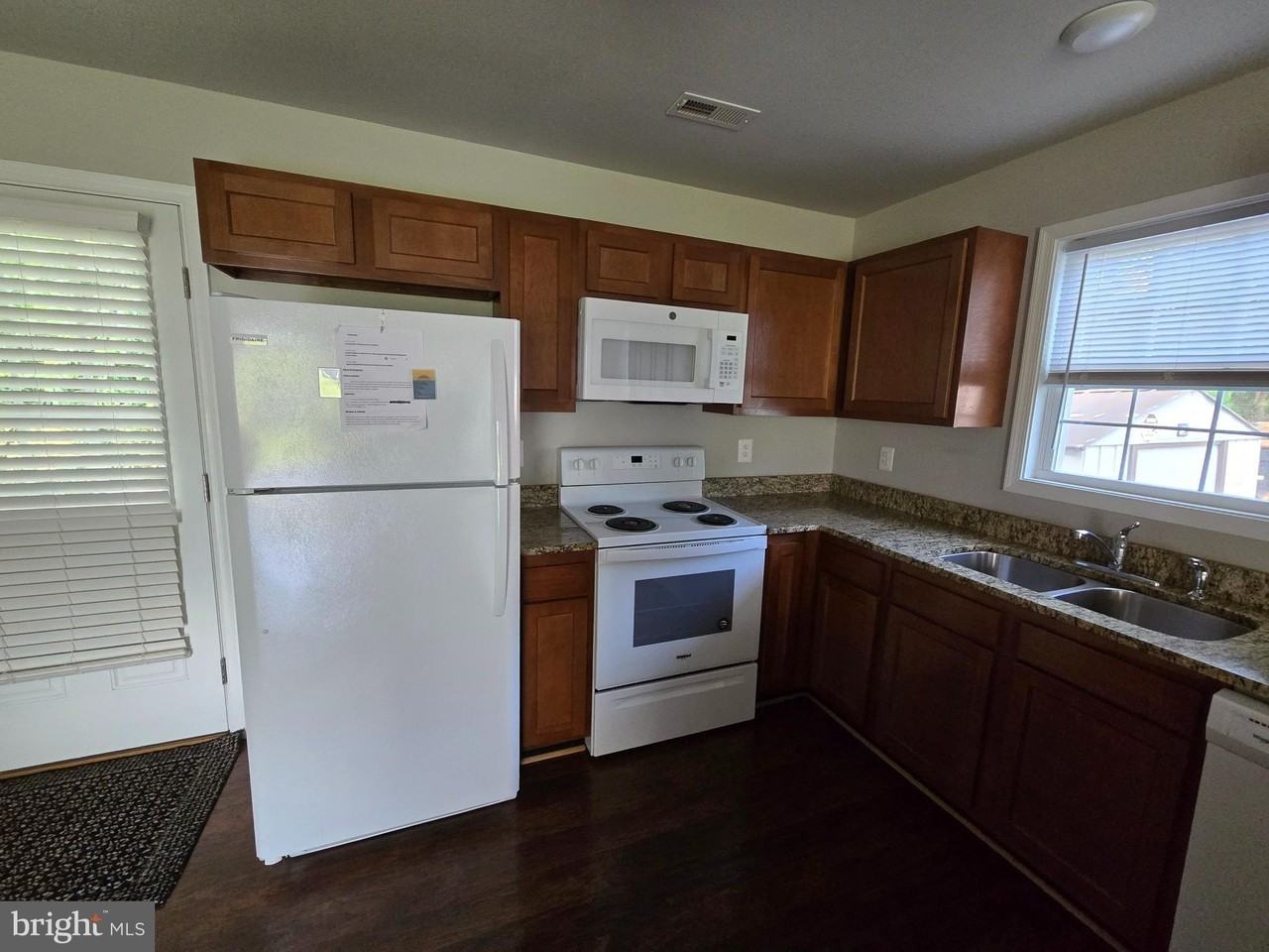 1761 Birch Dr - Photo 5 of 12