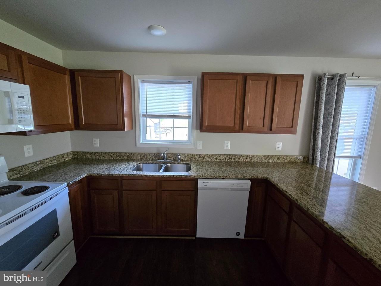 1761 Birch Dr - Photo 6 of 12