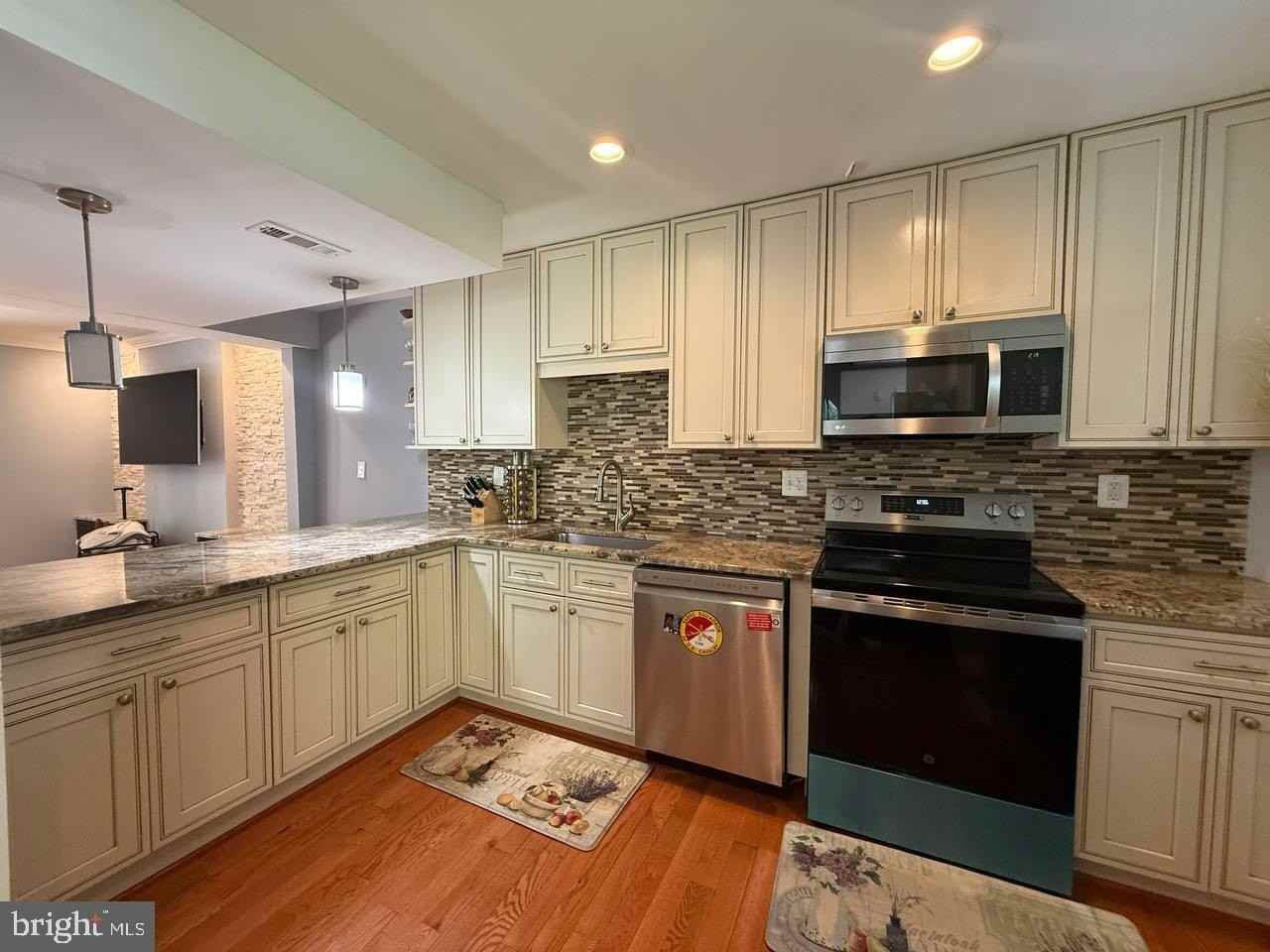 6415 Blarney Stone Ct - Photo 6 of 22