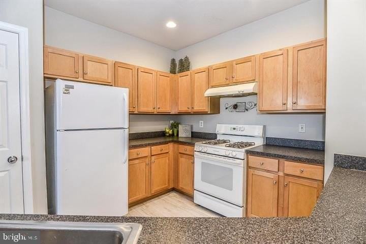 13386 Connor Dr Apt M #M - Photo 6 of 31