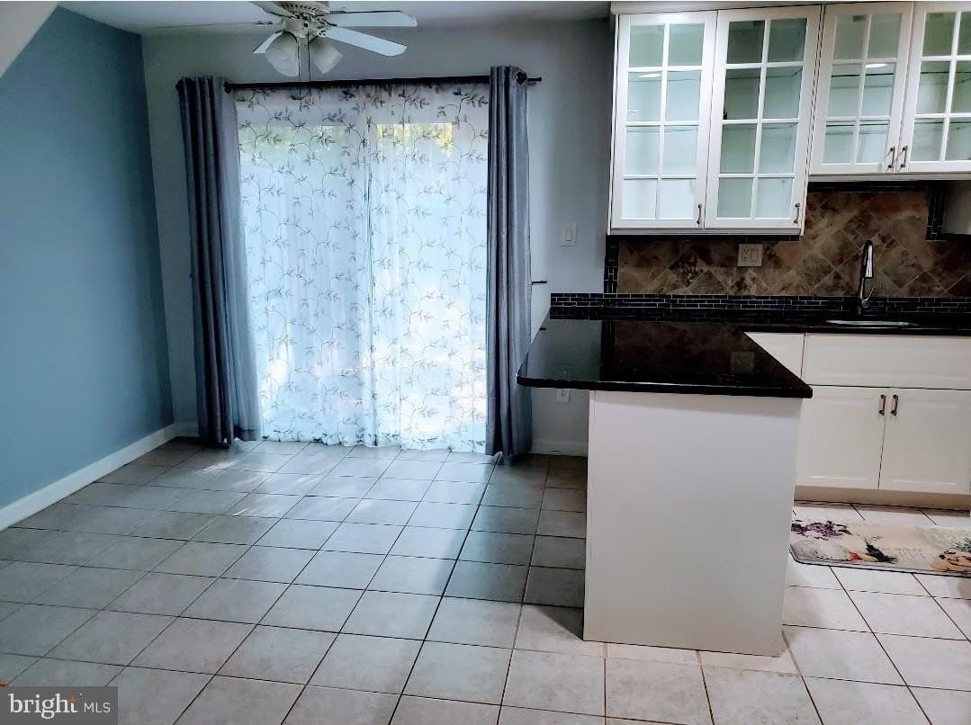 2366 Southgate Sq - Photo 3 of 20