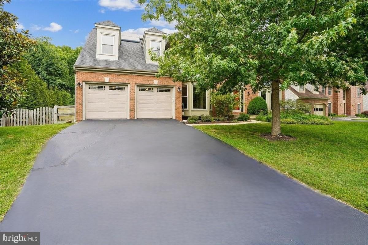 676 Old Hunt Way - Photo 2 of 50