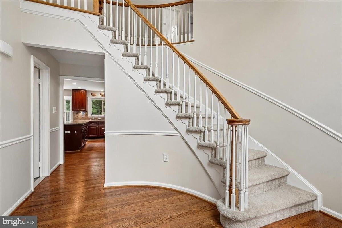 676 Old Hunt Way - Photo 4 of 50