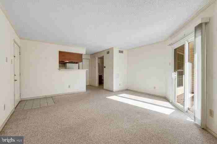 1535 Lincoln Way #102 - Photo 3 of 12