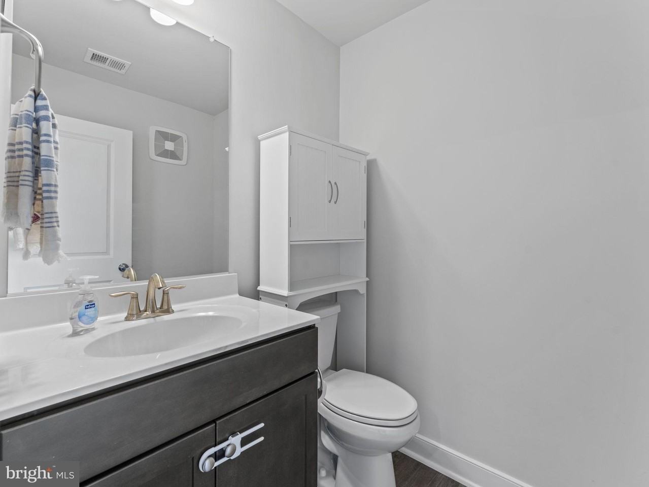 2410 Stella Pl #2 - Photo 6 of 26