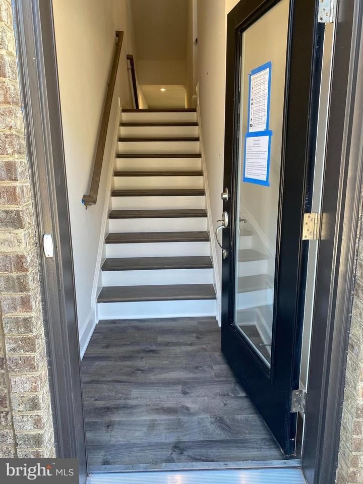 9878 Hopkins Loop - Photo 4 of 29