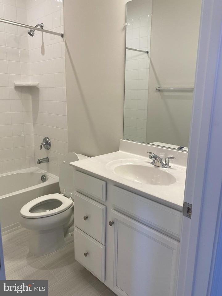 9878 Hopkins Loop - Photo 6 of 29