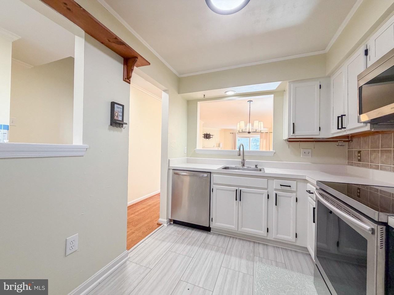 12821 Mill Brook Ct - Photo 5 of 15