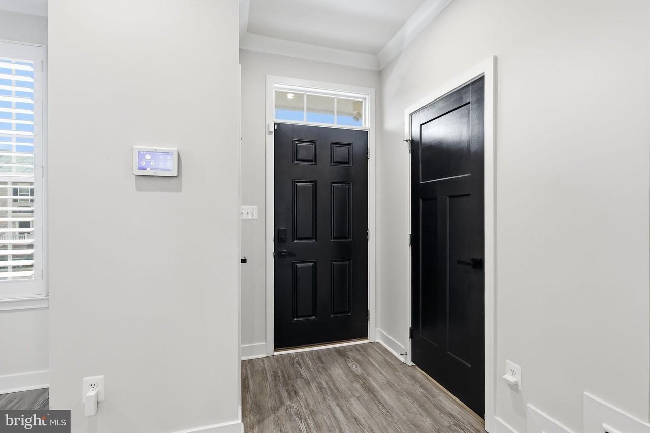 18091 Red Cedar Rd - Photo 3 of 50