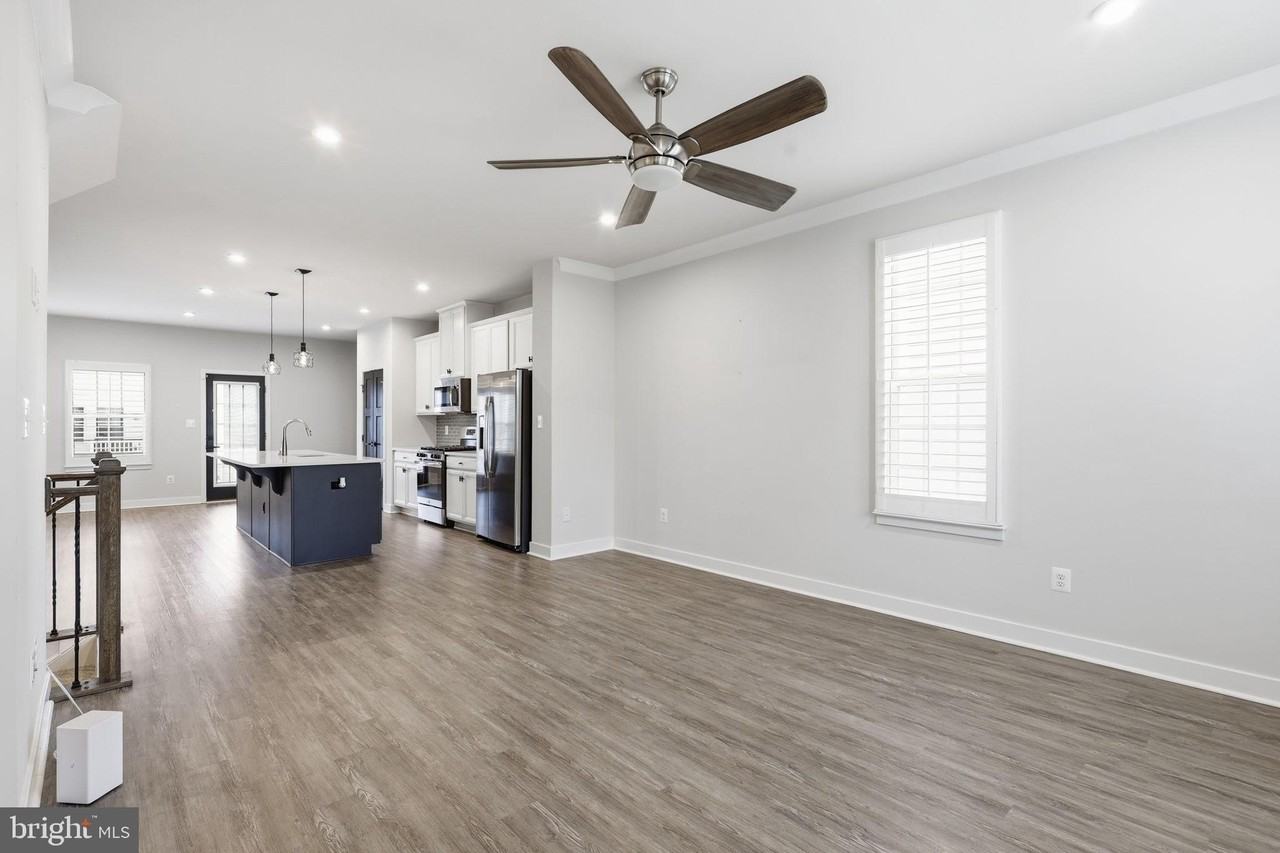 18091 Red Cedar Rd - Photo 4 of 50