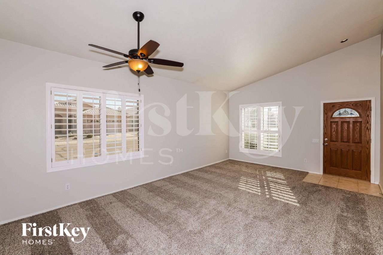 1102 W Monte Cristo Ave - Photo 2 of 15