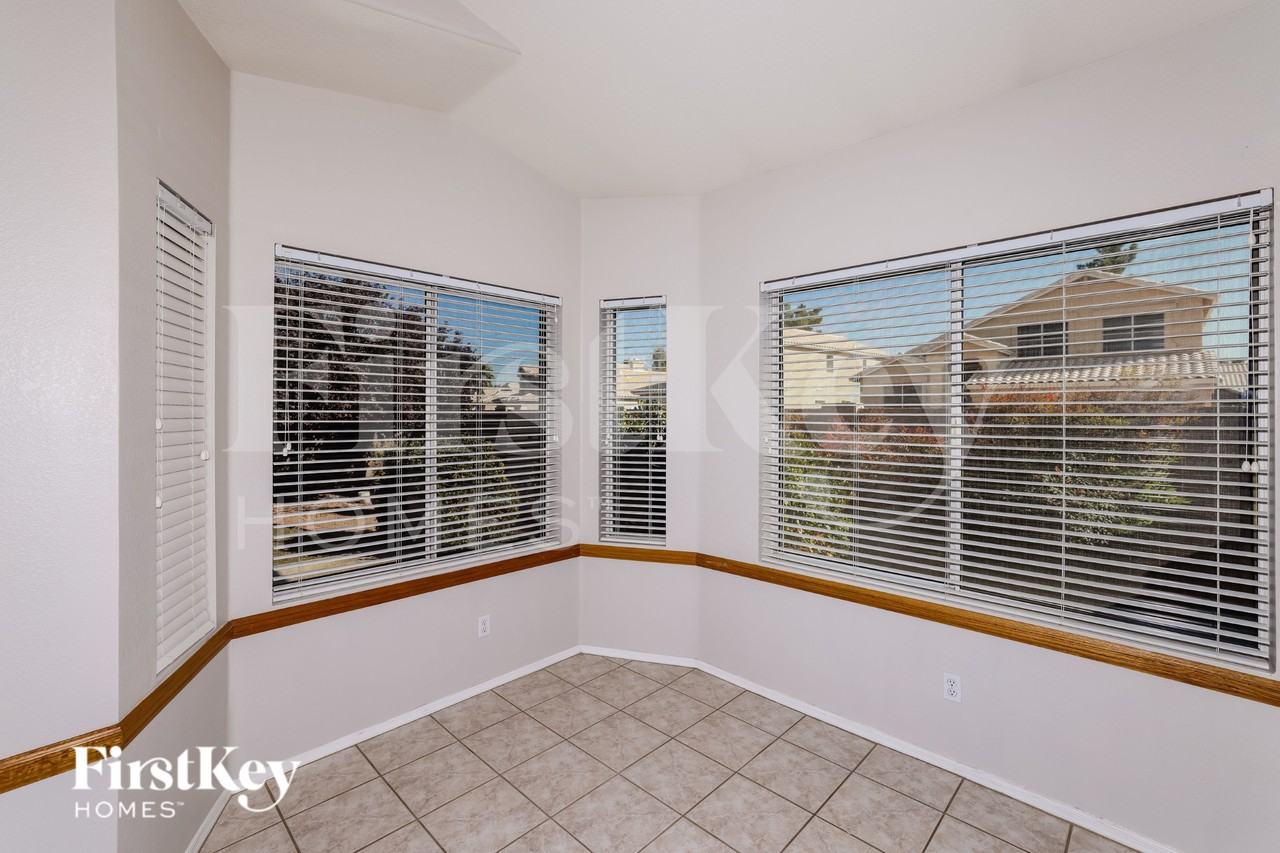 1102 W Monte Cristo Ave - Photo 6 of 15
