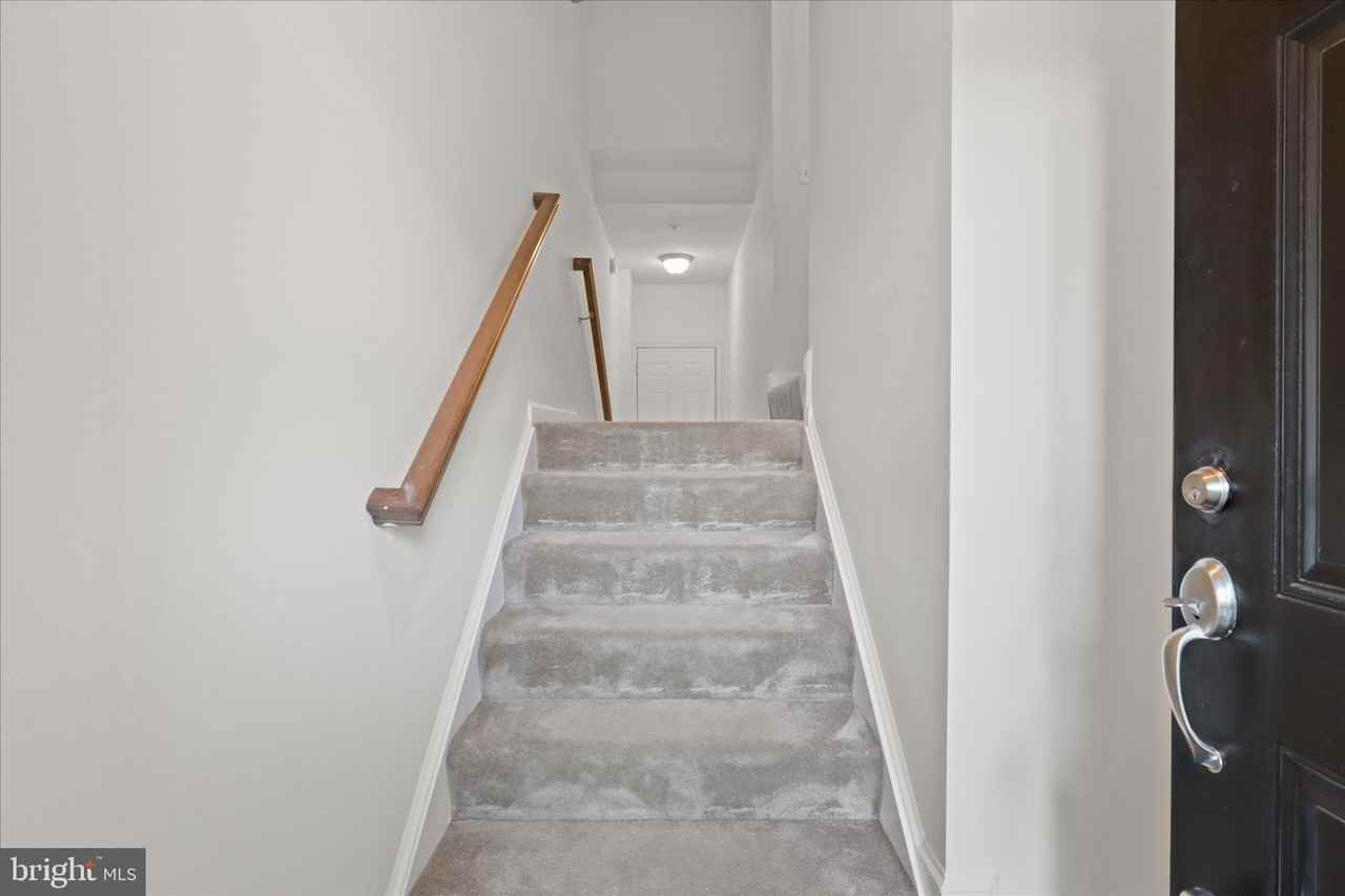 14766 Malloy Ct - Photo 6 of 48