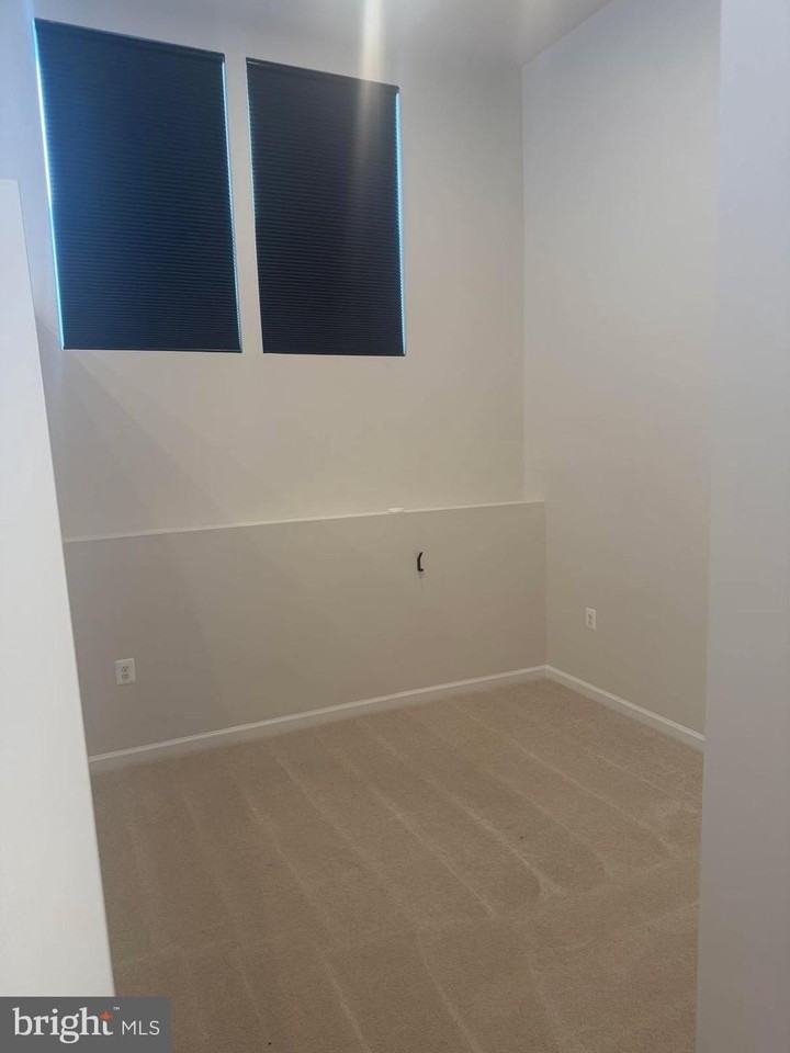 187 Anthem St - Photo 2 of 27