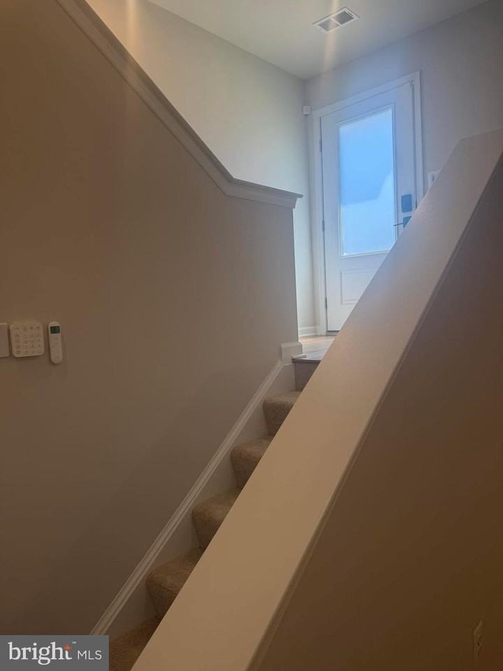 187 Anthem St - Photo 6 of 27